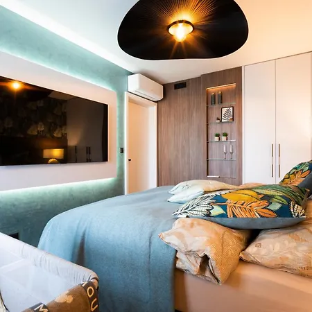 Dh Family And Whirlpool Premium 3kk, 2x Smarttv-netflix, Big Terrace And Free Parking * Brno