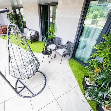 Apartament Dh Family And Whirlpool Premium 3kk, 2x Smarttv-netflix, Big Terrace And Free Parking *