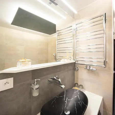 Dh Family And Whirlpool Premium 3kk, 2x Smarttv-netflix, Big Terrace And Free Parking